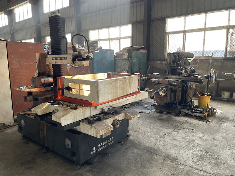 廠區(qū)設(shè)備